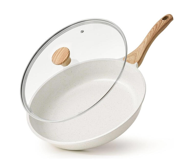 Casa Pic – A compact, powerful steamer that smooths wrinkles quickly and keeps clothes fresh on the go.